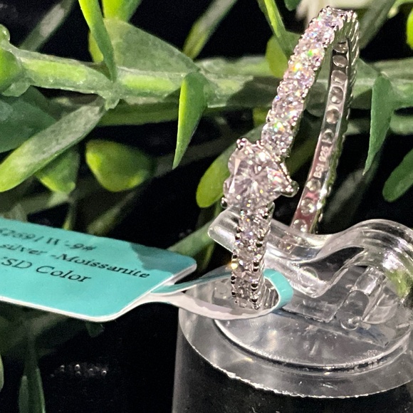 Eternity Band with Heart Moissanite Sz 9 - Picture 4 of 6